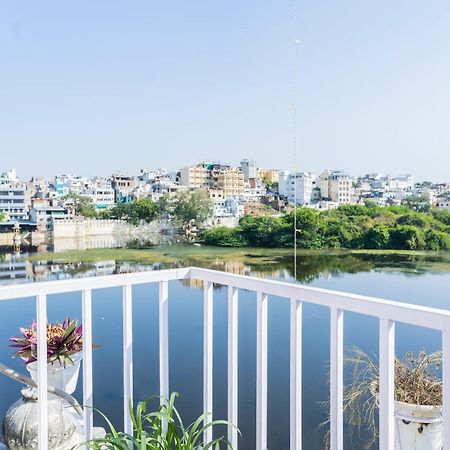 Natural Lake View Hotel Udaipur Exterior photo