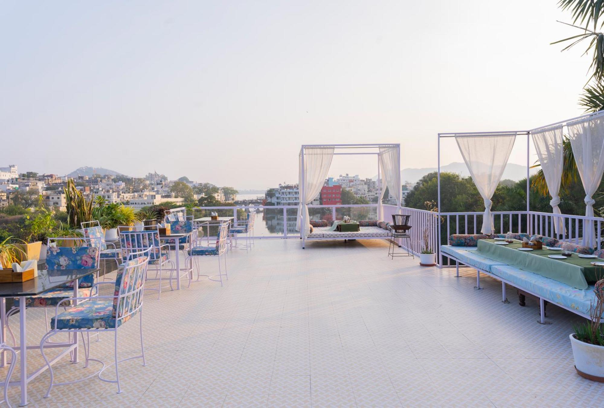 Natural Lake View Hotel Udaipur Exterior photo