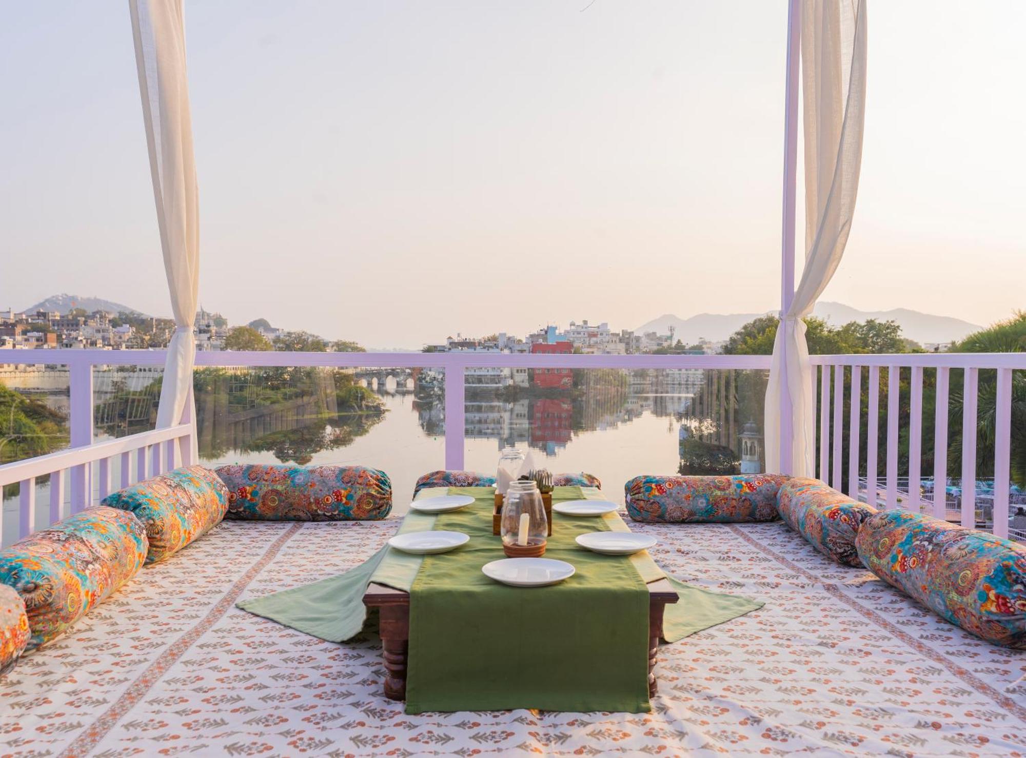 Natural Lake View Hotel Udaipur Exterior photo