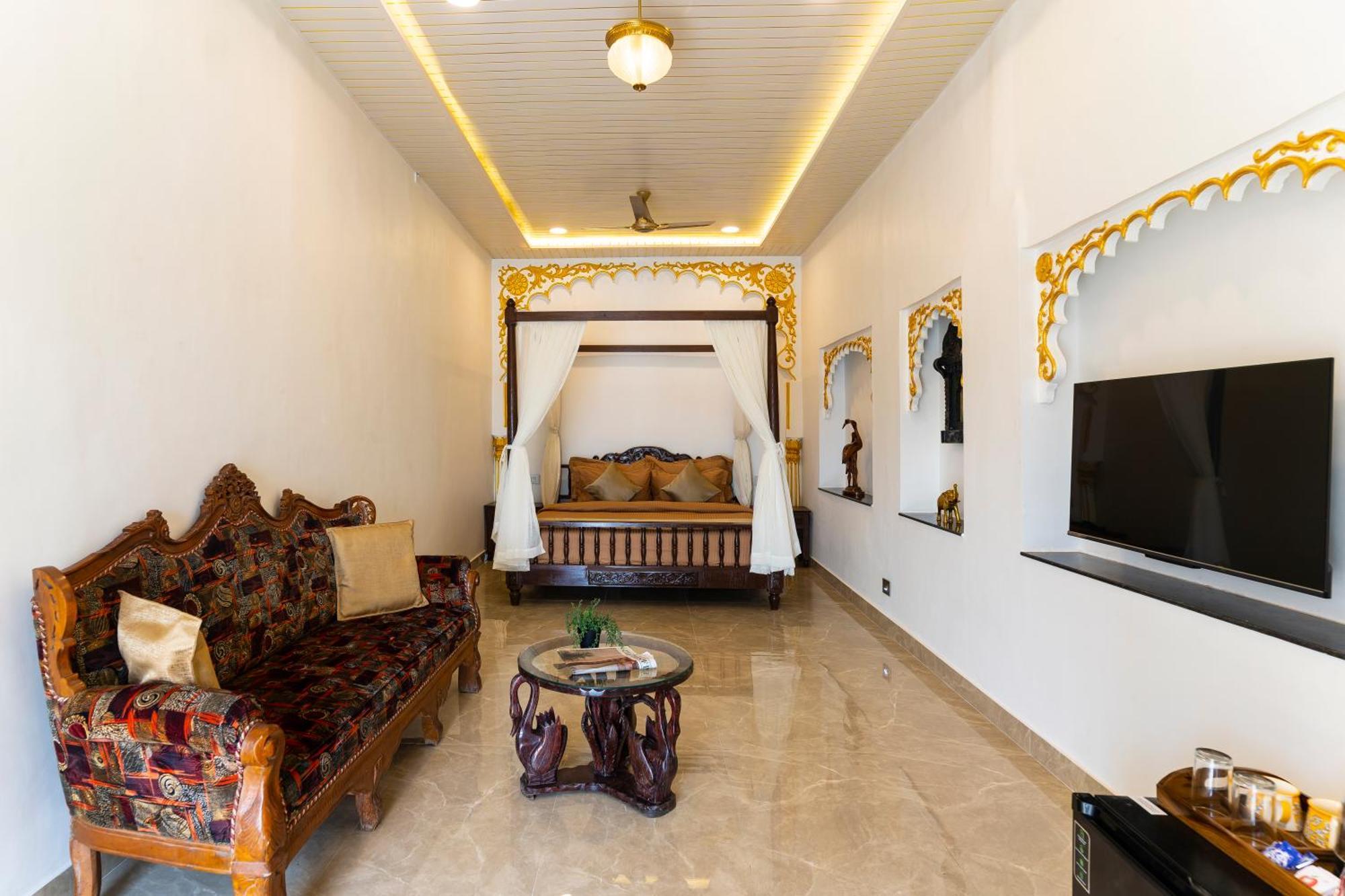 Natural Lake View Hotel Udaipur Exterior photo