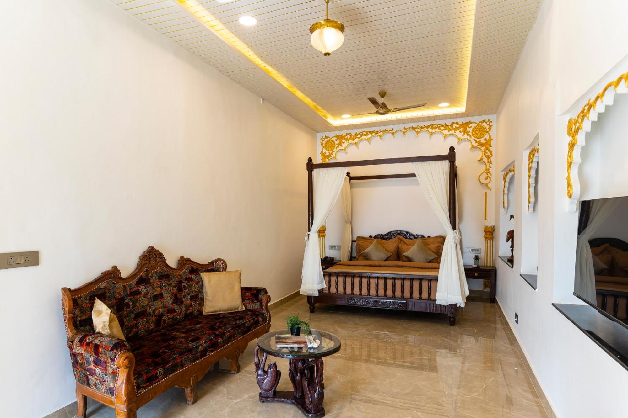 Natural Lake View Hotel Udaipur Exterior photo