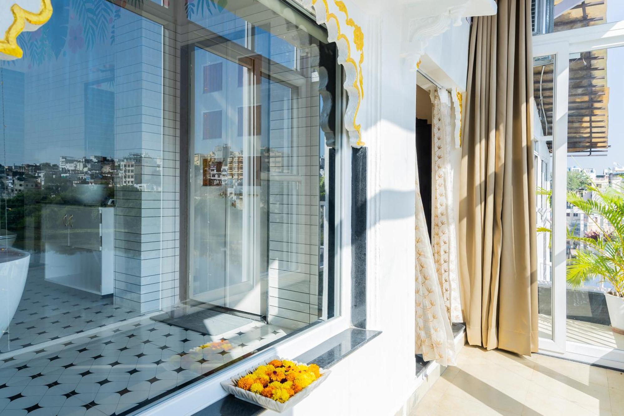 Natural Lake View Hotel Udaipur Exterior photo